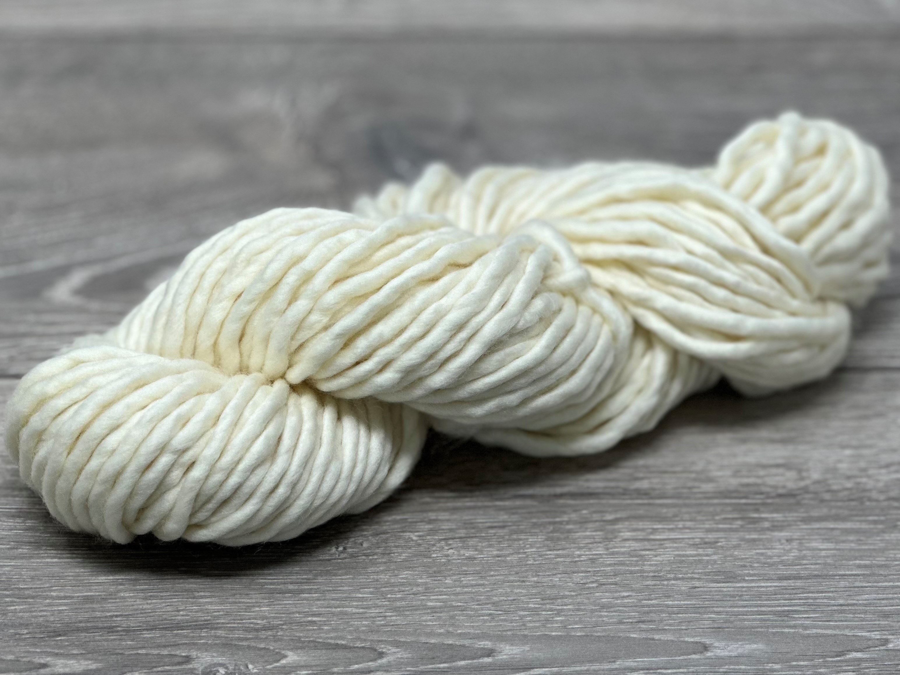 Superbulky Singles Yarn. 100% Superwash Extrafine (19.5 micron) Merino Wool Yarn 1 x 100gm Hank